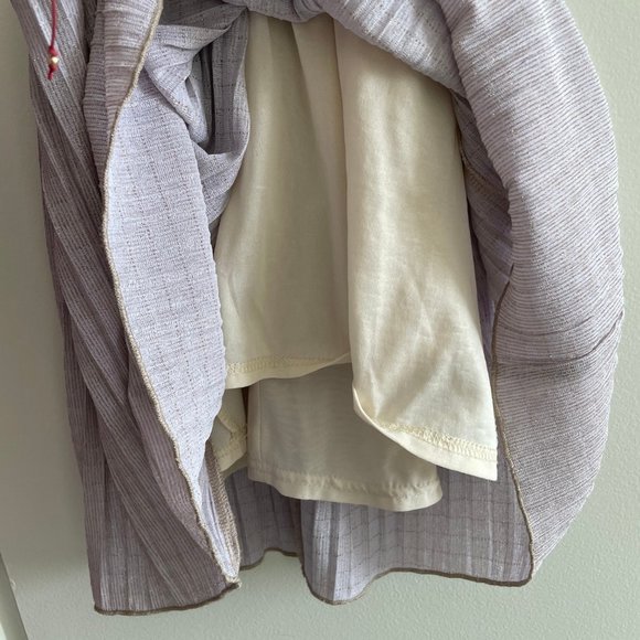 Walter Baker Gold Halter Pleated Top - Size Small - Picture 4 of 8